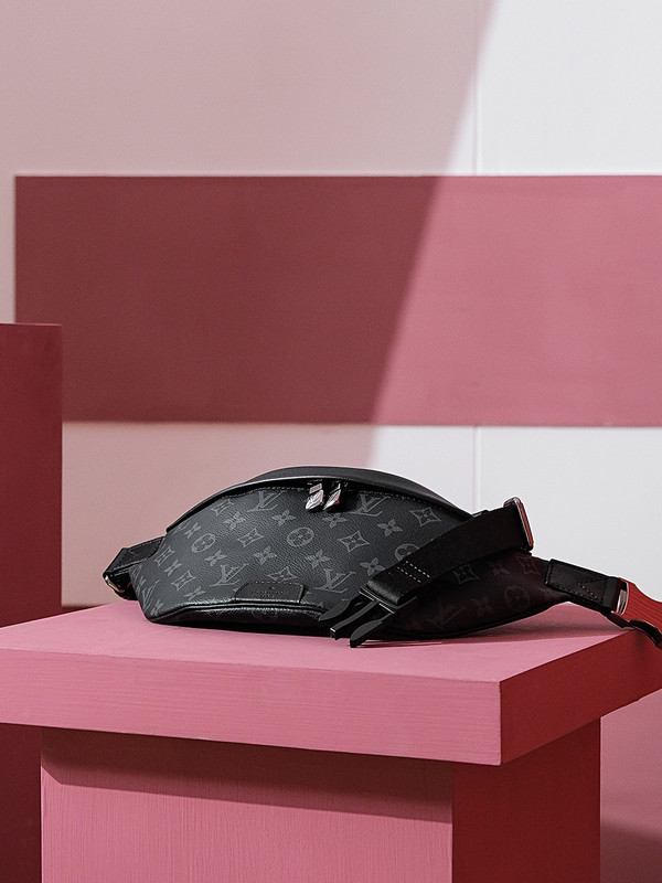 Louis Vuitton M46035 Discovery Bumbag PM