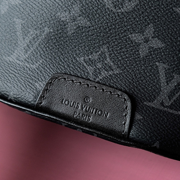 Louis Vuitton M46035 Discovery Bumbag PM