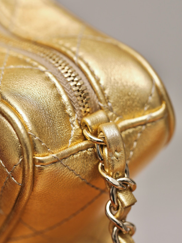 CHANEL STAR HAND BAG GOLD