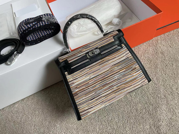 Hermes Kelly 28 Sellier Black Box & Vibrato Leather Palladium Hardware