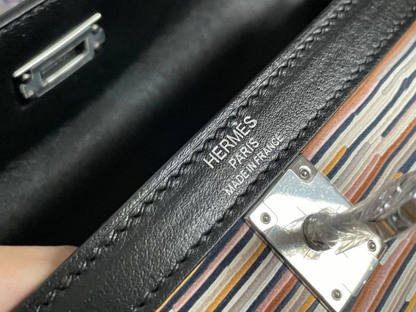 Hermes Kelly 28 Sellier Black Box & Vibrato Leather Palladium Hardware