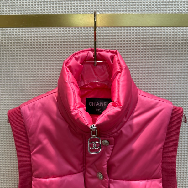 Chanel 2023/24 CoCo Neige Satin & Cashmere VEST FUCHSIA