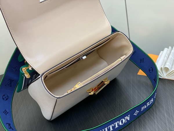 Louis Vuitton M23514 Twist MM Bag