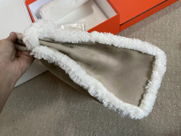 [Exclusive] Hermès Kelly 35 Limited Edition Etoupe Teddy Shearling Bag