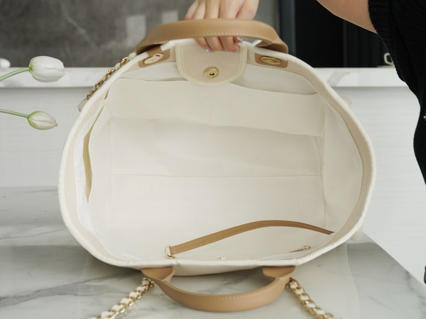 Chanel LARGE TOTE WITH PEARL