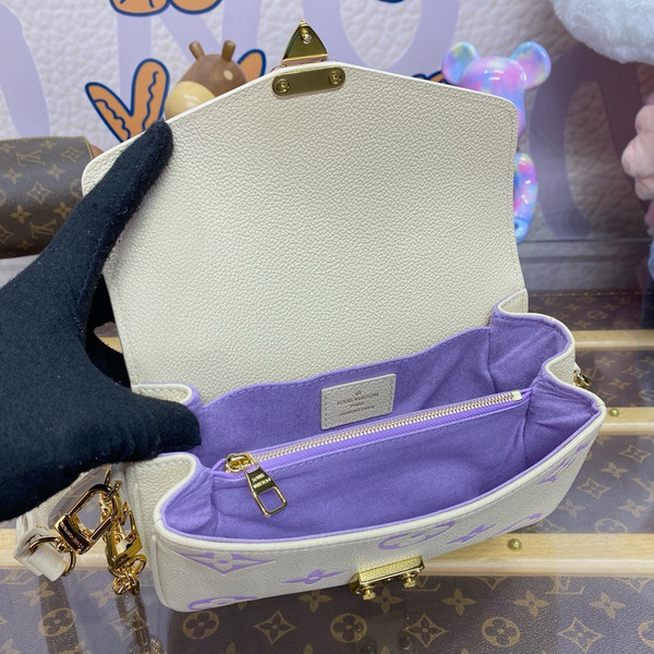 Louis Vuitton M23940 Pochette Métis East West  / Crème Beige
