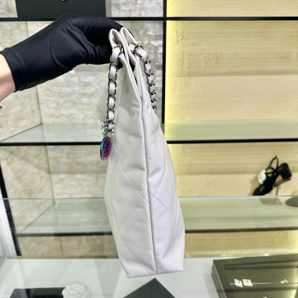 Chanel  22 MEDIUM HANDBAG WHITE WITH Rainbow Metal SS2024