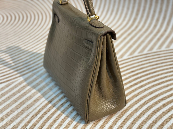 Hermes Olive Alligator KELLY 25 WITH GOLDHARDWARE