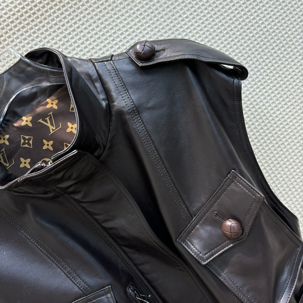 Louis Vuitton 1AFEC4 Sleeveless Leather Safari Jacket