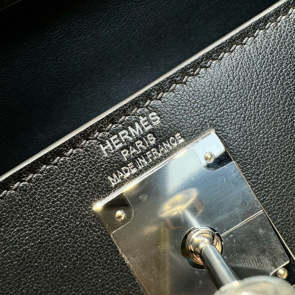 Hermes LIMITED EDITION BLACK SWIFT LEATHER LAKIS KELLY 28 WITH Palladium HARDWARE