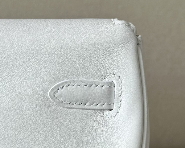 Hermès Kelly Moove White Swift Gold Hardware
