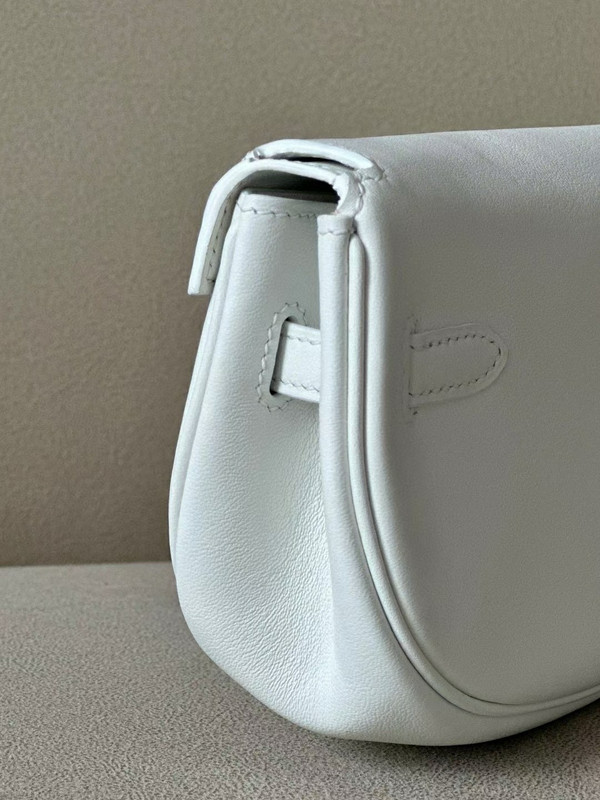Hermès Kelly Moove White Swift Gold Hardware