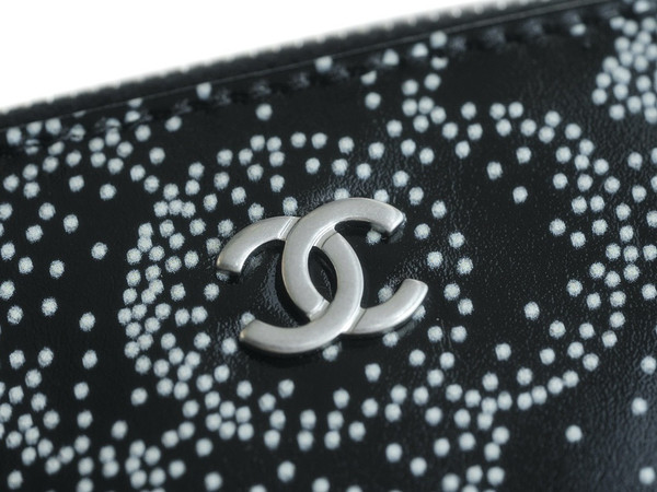 CHANEL Limited Edition Camilia 22 SMALL HANDBAG WHITE SILVER LOGO
