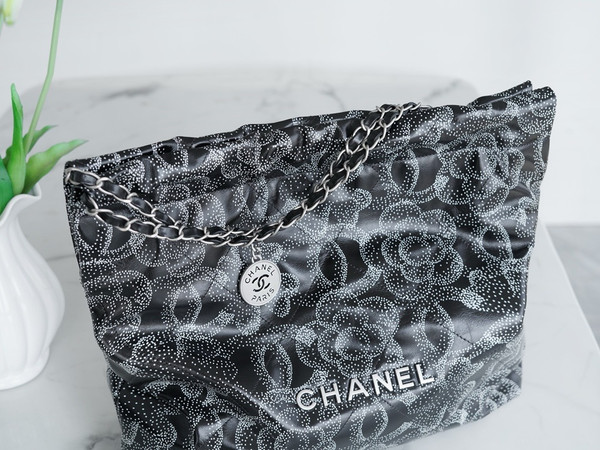 CHANEL Limited Edition Camilia 22 SMALL HANDBAG WHITE SILVER LOGO