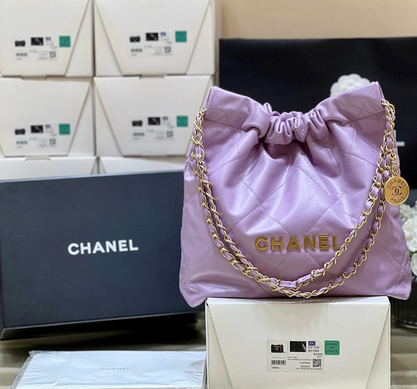 CHANEL 22 SMALL HANDBAG GOLD LOGO IN PURPLE