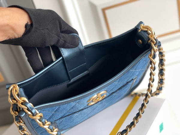 Chanel HOBO HANDBAG IN DENIM2024