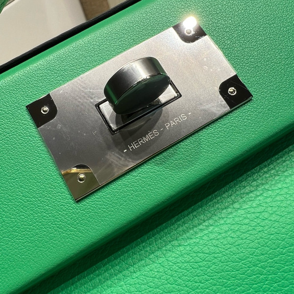 Hermès Mini 24/24 – 21 Bag Comic Green Volupto leather
