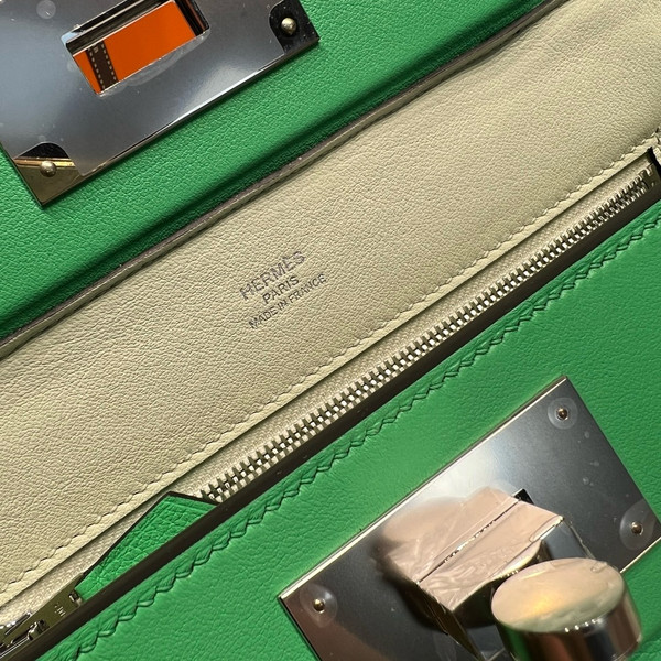 Hermès Mini 24/24 – 21 Bag Comic Green Volupto leather