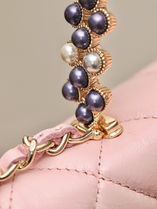 Chanel Imitation Pearls CLUTCH WITH CHAIN SS2024 PINK