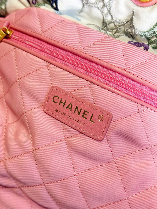 CHANEL 22 Small HANDBAG Lace Patchwork