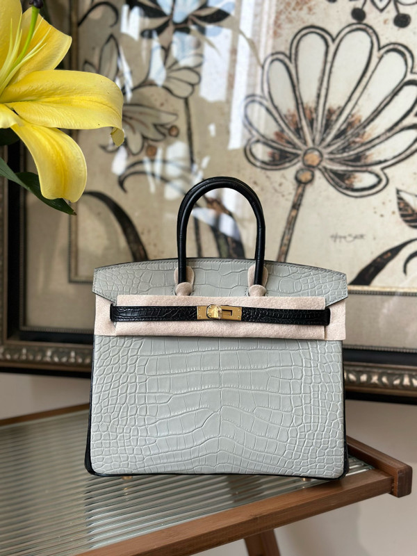 Hermès Shinny Black/Grey Alligator Birkin  25cm Gold Hardware