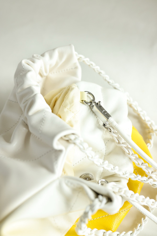 CHANEL 22 MINI HANDBAG White & Yellow