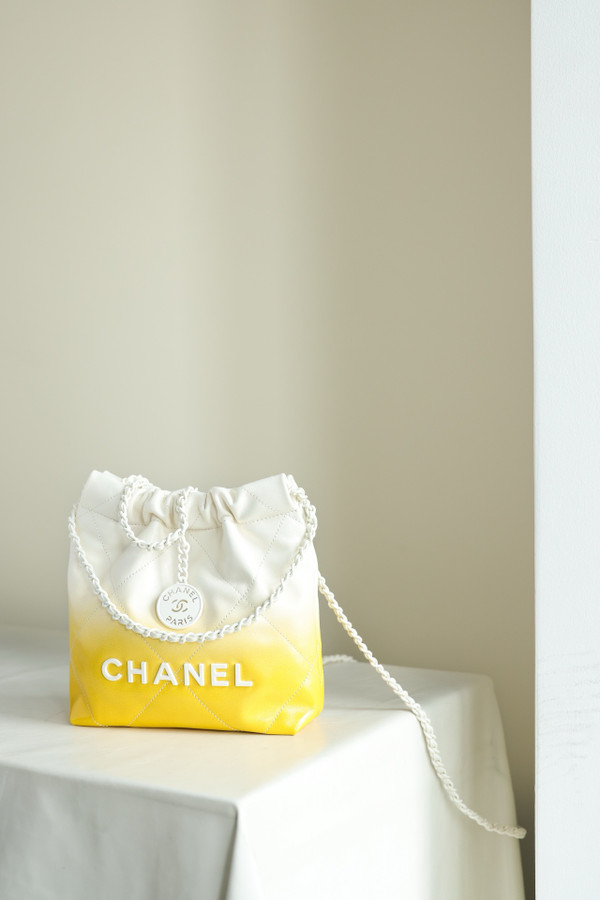 CHANEL 22 MINI HANDBAG White & Yellow