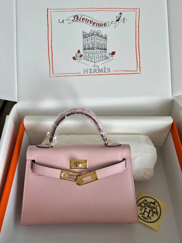 Hermès  Sakura Pink Mini Kelly II Chevre  Mysore Leather Gold  hardware