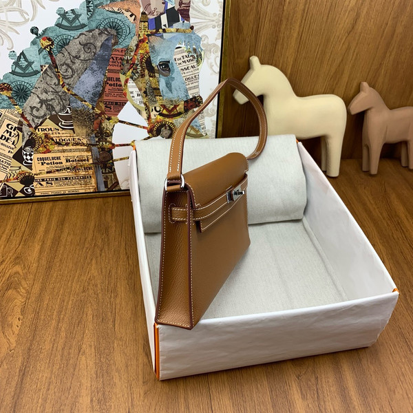 Hermes Kelly Elan bag Sellier Gold Chevre goatsk in Palladium hardware