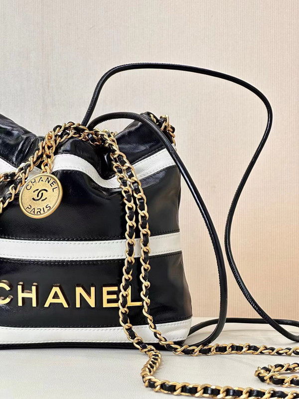 CHANEL 22 MINI HANDBAG BLACK & WHITE