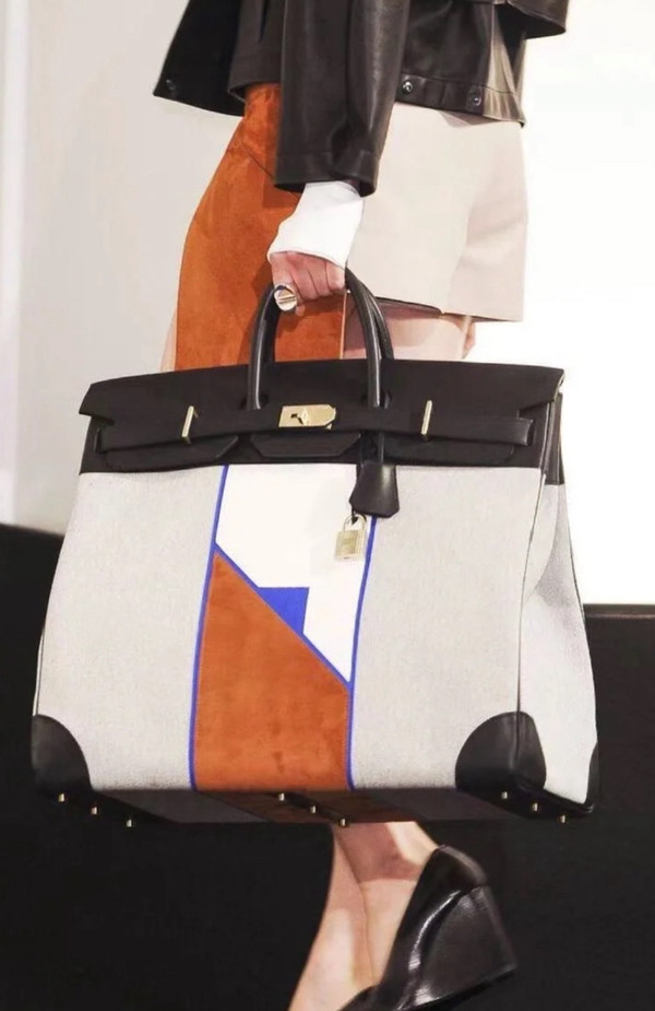 HERMÈS BIRKIN 50 HAC TOILE SUEDE AND SWIFT BRUSHED GOLD HARDWARE RUNWAY
