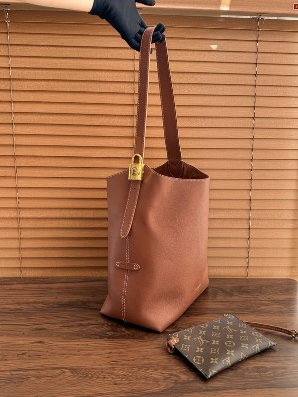 Louis Vuitton M24974 Low Key Hobo MM Cognac