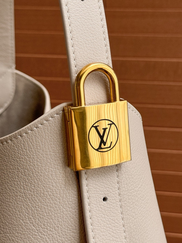 Louis Vuitton M25022 Low Key Hobo MM Limestone