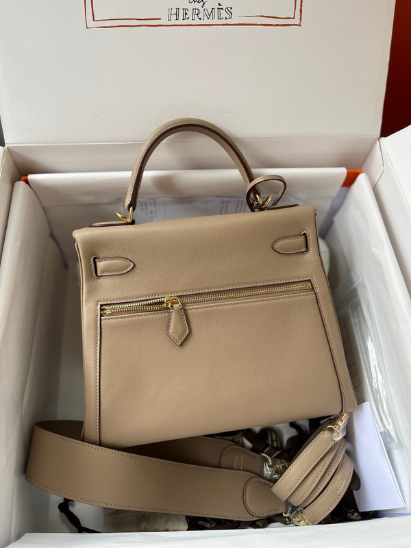 Hermes LIMITED EDITION TRENCH SWIFT LEATHER LAKIS KELLY 28 WITH GOLD HARDWARE