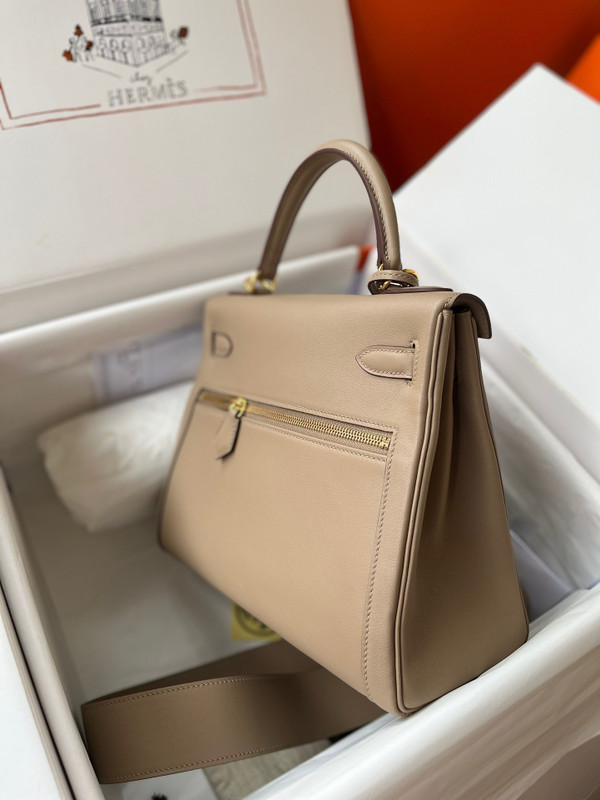 Hermes LIMITED EDITION TRENCH SWIFT LEATHER LAKIS KELLY 28 WITH GOLD HARDWARE
