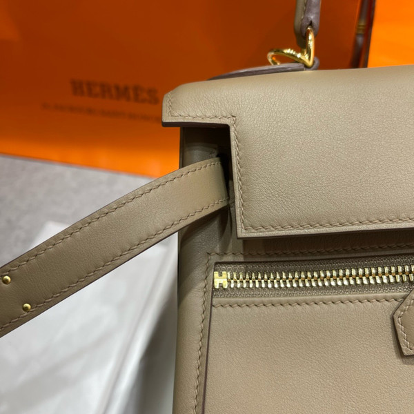Hermes LIMITED EDITION  ETOUPE SWIFT LEATHER LAKIS KELLY 32 WITH GOLD HARDWARE