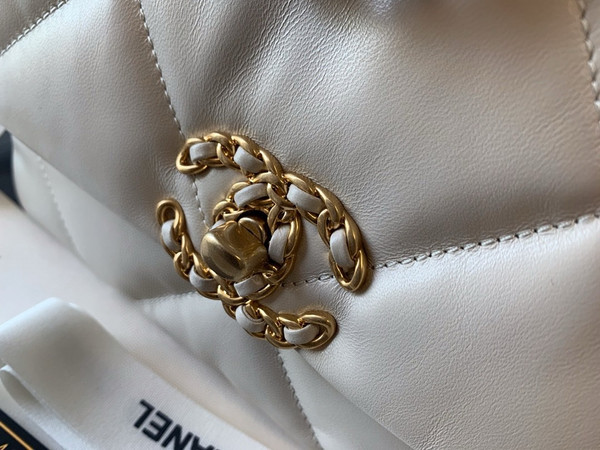 CHANEL 19 White Flap Bag
