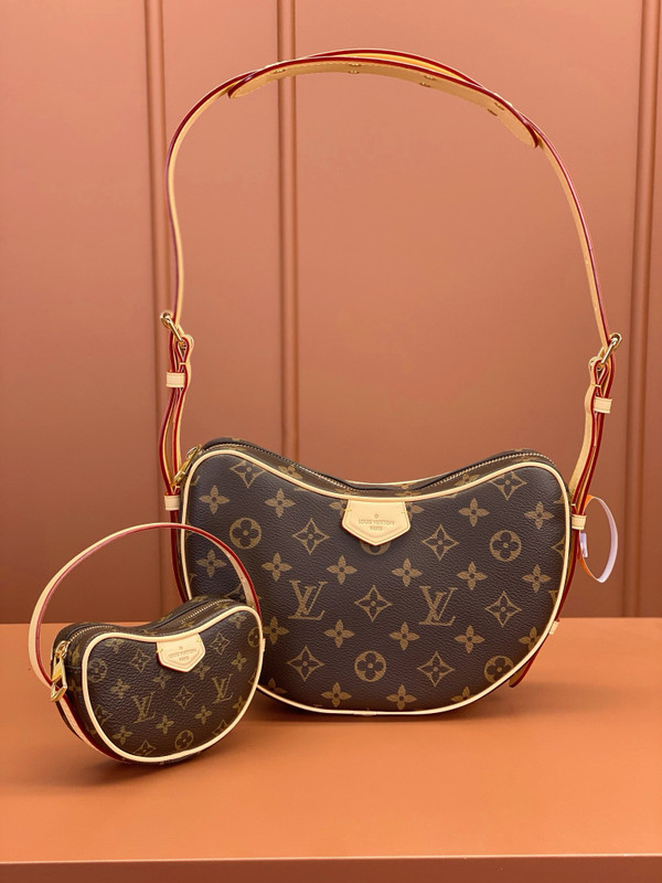 Louis Vuitton M46828 Croissant MM