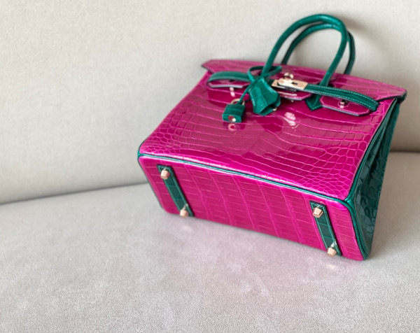 Hermes Special Order Rose Scheherazade/Vert Emerald Bi-Coloured  Birkin Bag 25cm Niloticus Crocodile Gold Hardware