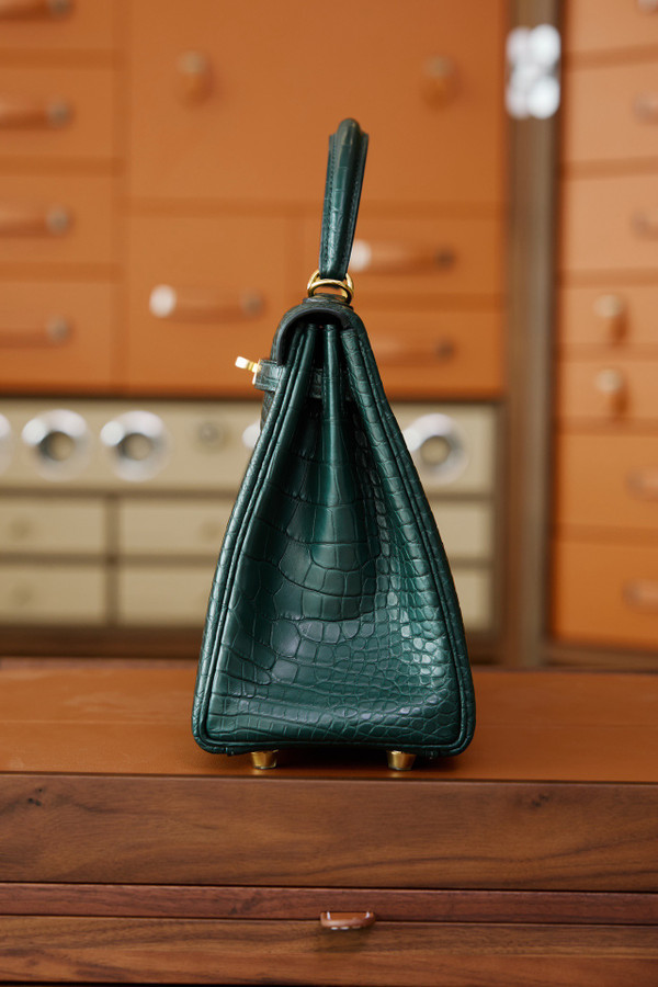 Hermes MATT VERT CYPRES NILOTICUS CROCODILE KELLY 25 WITH GOLD HARDWARE