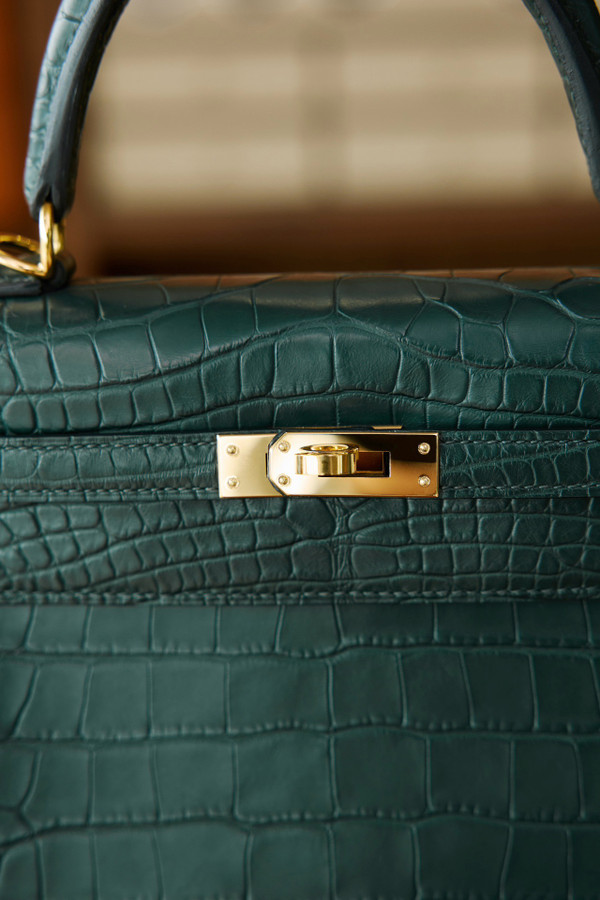 Hermes MATT VERT CYPRES NILOTICUS CROCODILE KELLY 25 WITH GOLD HARDWARE