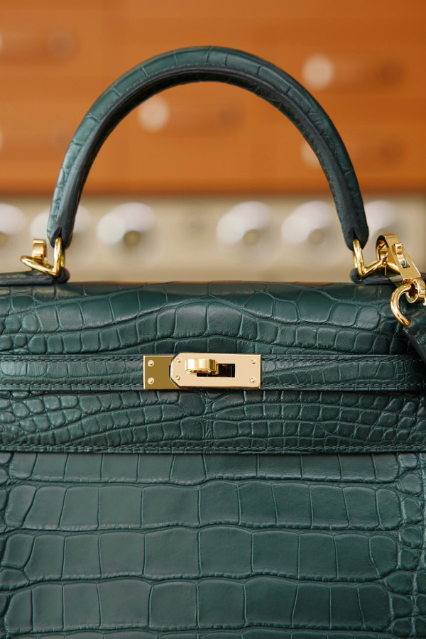 Hermes MATT VERT CYPRES NILOTICUS CROCODILE KELLY 25 WITH GOLD HARDWARE