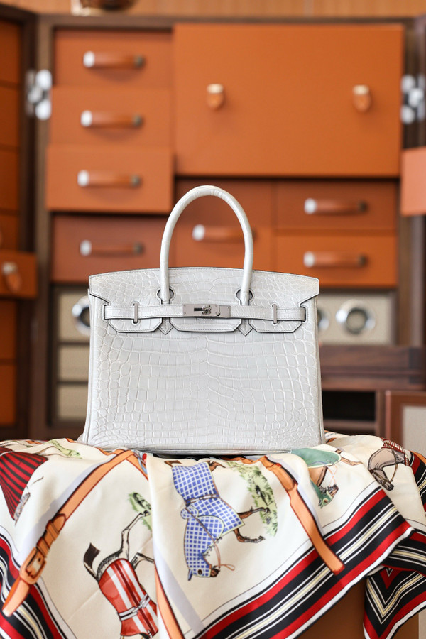 Hermes Pearl Gray Birkin 30 in Niloticus Crocodile with Palladium hardware