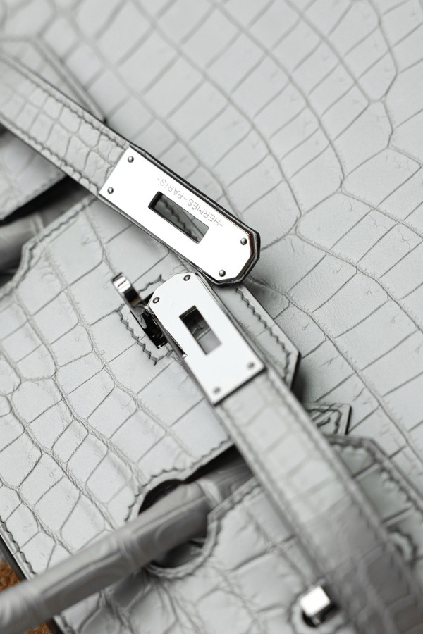Hermes Pearl Gray Birkin 30 in Niloticus Crocodile with Palladium hardware