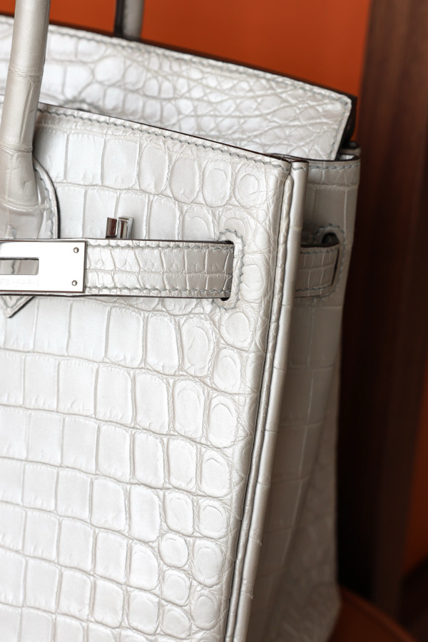 Hermes Pearl Gray Birkin 30 in Niloticus Crocodile with Palladium hardware