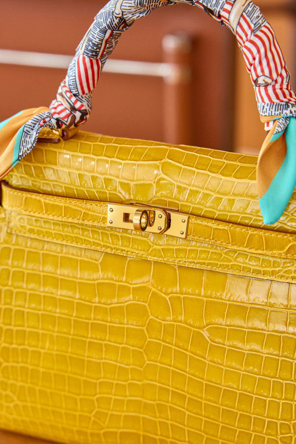 Hermes SHINY JAUNE AMBER NILOTICUS CROCODILE KELLY 25 WITH GOLD HARDWARE