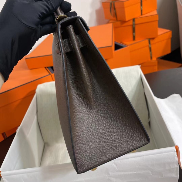 Hermes Chocolate Kelly 28 cm Epsom Gold Hardware