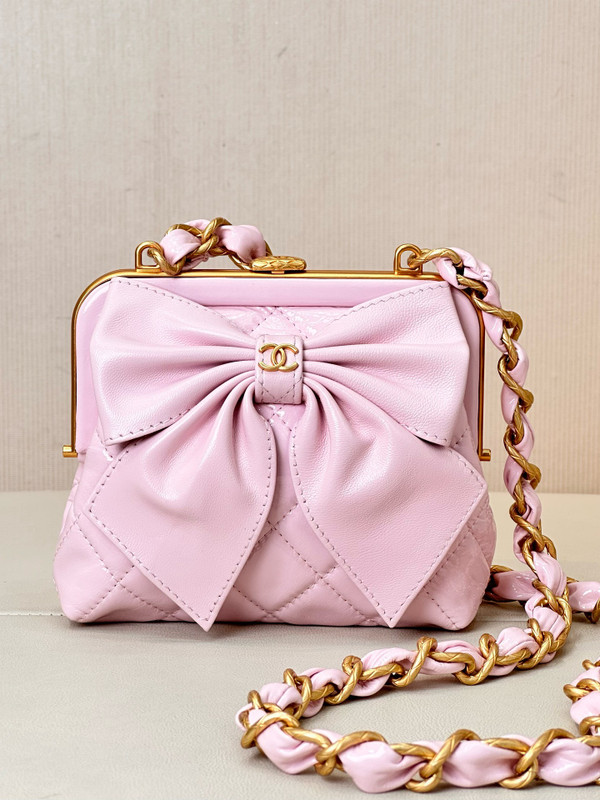 CHANEL HANDBAG WITH CHAIN PINK