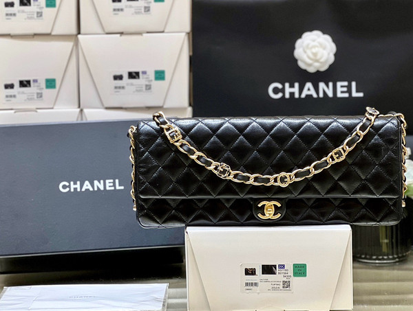 CHANEL MAXI CLUTCH BAG