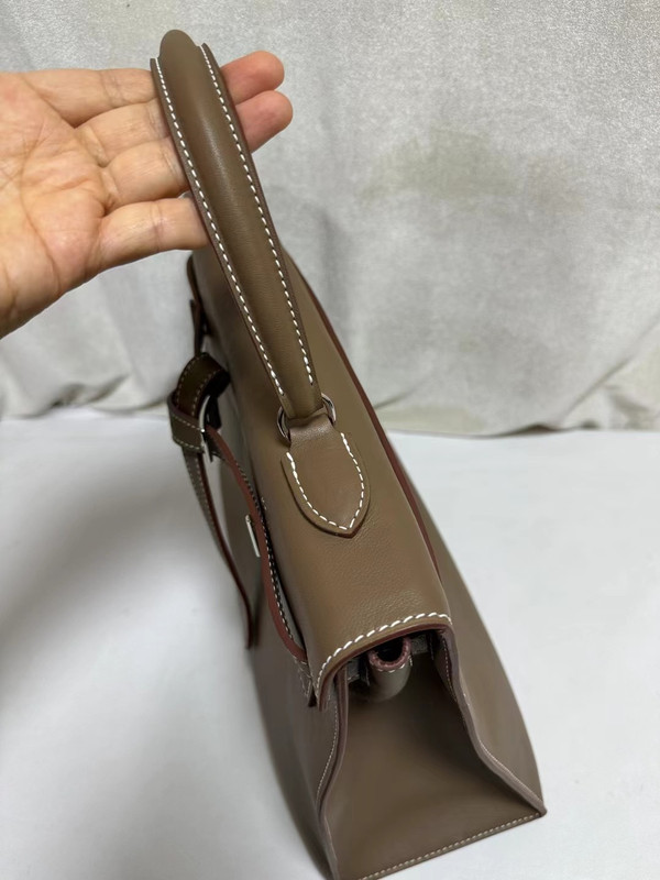 Hermes  A PARCHEMIN SWIFT LEATHER  ETOUPE KELLY FLAT 35 BAG